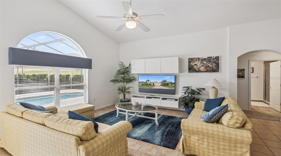 DAVENPORT, Florida 33897, 3 Bedrooms Bedrooms, ,2 BathroomsBathrooms,Residential,For Sale,MOORGATE,0,MFRS5136593