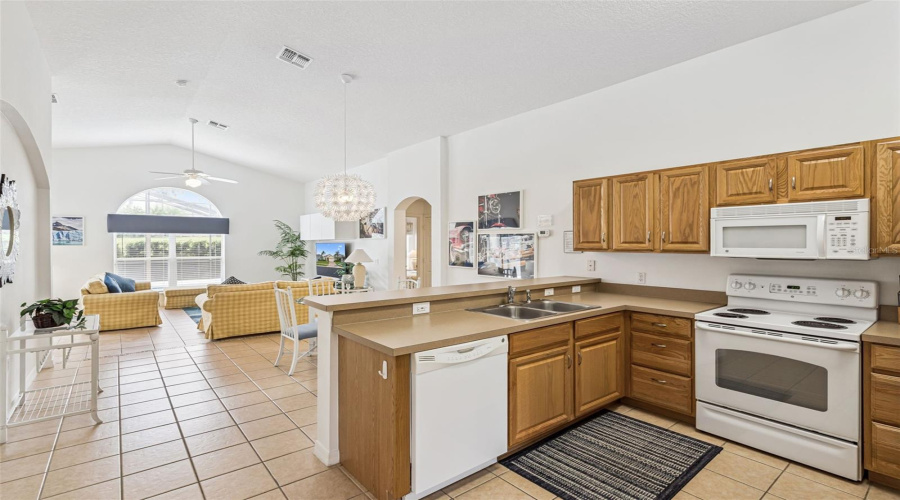 DAVENPORT, Florida 33897, 3 Bedrooms Bedrooms, ,2 BathroomsBathrooms,Residential,For Sale,MOORGATE,0,MFRS5136593
