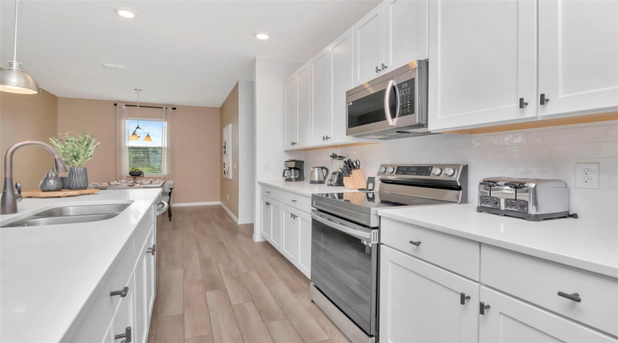 DAVENPORT, Florida 33896, 4 Bedrooms Bedrooms, ,3 BathroomsBathrooms,Residential,For Sale,DERWENT,0,MFRTB8436067