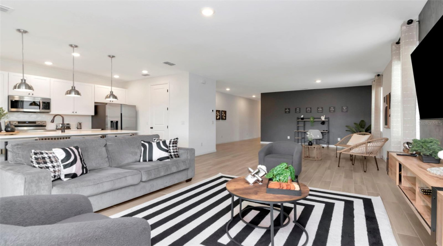 DAVENPORT, Florida 33896, 4 Bedrooms Bedrooms, ,3 BathroomsBathrooms,Residential,For Sale,DERWENT,0,MFRTB8436067