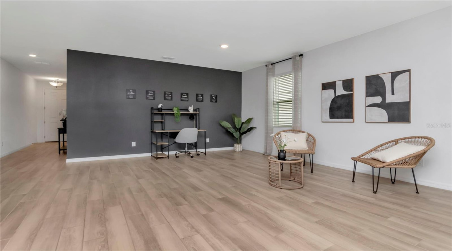 DAVENPORT, Florida 33896, 4 Bedrooms Bedrooms, ,3 BathroomsBathrooms,Residential,For Sale,DERWENT,0,MFRTB8436067