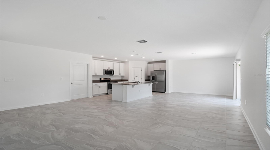 DAVENPORT, Florida 33837, 4 Bedrooms Bedrooms, ,2 BathroomsBathrooms,Residential,For Sale,JETT,0,MFRS5135411