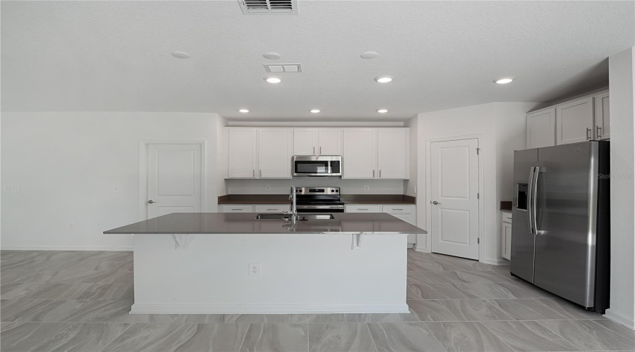 DAVENPORT, Florida 33837, 4 Bedrooms Bedrooms, ,2 BathroomsBathrooms,Residential,For Sale,JETT,0,MFRS5135411