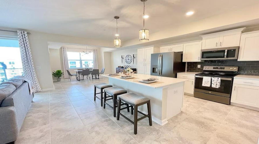 KISSIMMEE, Florida 34746, 2 Bedrooms Bedrooms, ,2 BathroomsBathrooms,Residential,For Sale,PARADOX,0,MFRO6298745