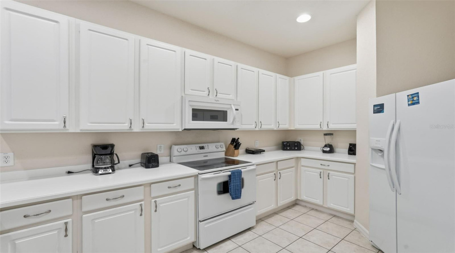 DAVENPORT, Florida 33897, 2 Bedrooms Bedrooms, ,2 BathroomsBathrooms,Residential,For Sale,NEW PROVIDENCE,0,MFRTB8436905