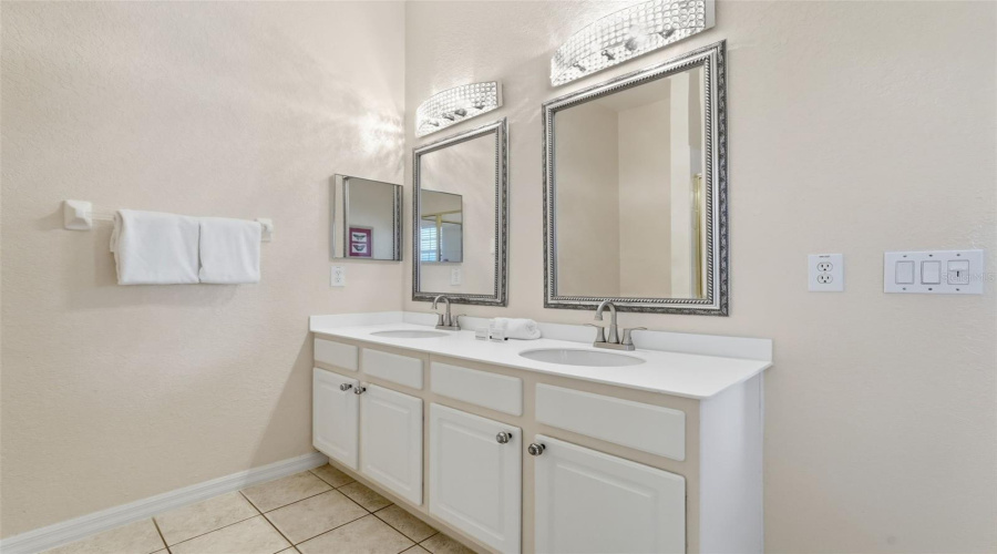 DAVENPORT, Florida 33897, 2 Bedrooms Bedrooms, ,2 BathroomsBathrooms,Residential,For Sale,NEW PROVIDENCE,0,MFRTB8436905
