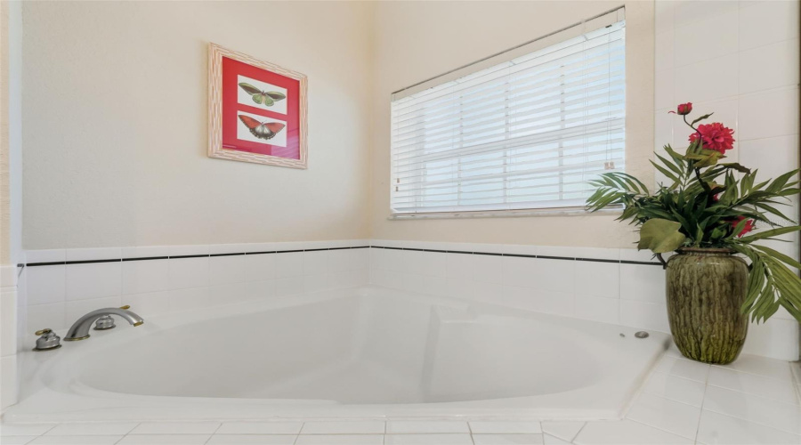 DAVENPORT, Florida 33897, 2 Bedrooms Bedrooms, ,2 BathroomsBathrooms,Residential,For Sale,NEW PROVIDENCE,0,MFRTB8436905