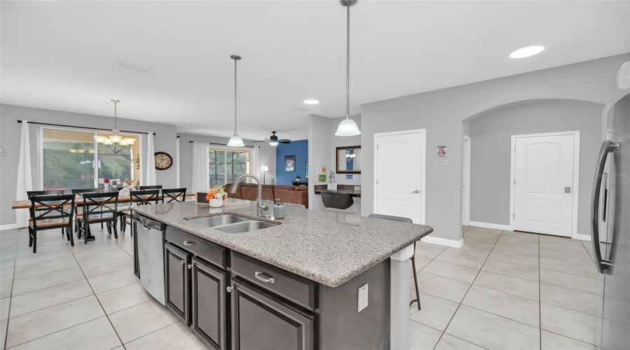 KISSIMMEE, Florida 34747, 6 Bedrooms Bedrooms, ,5 BathroomsBathrooms,Residential,For Sale,BANANA PALM,0,MFRO6352251