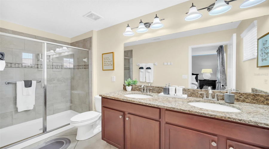 KISSIMMEE, Florida 34747, 6 Bedrooms Bedrooms, ,5 BathroomsBathrooms,Residential,For Sale,BANANA PALM,0,MFRO6352251