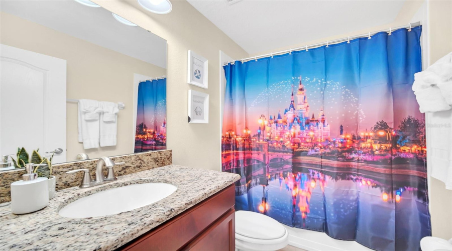 KISSIMMEE, Florida 34747, 6 Bedrooms Bedrooms, ,5 BathroomsBathrooms,Residential,For Sale,BANANA PALM,0,MFRO6352251