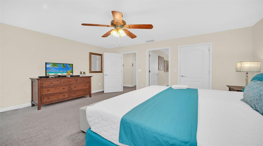 KISSIMMEE, Florida 34747, 6 Bedrooms Bedrooms, ,5 BathroomsBathrooms,Residential,For Sale,BANANA PALM,0,MFRO6352251