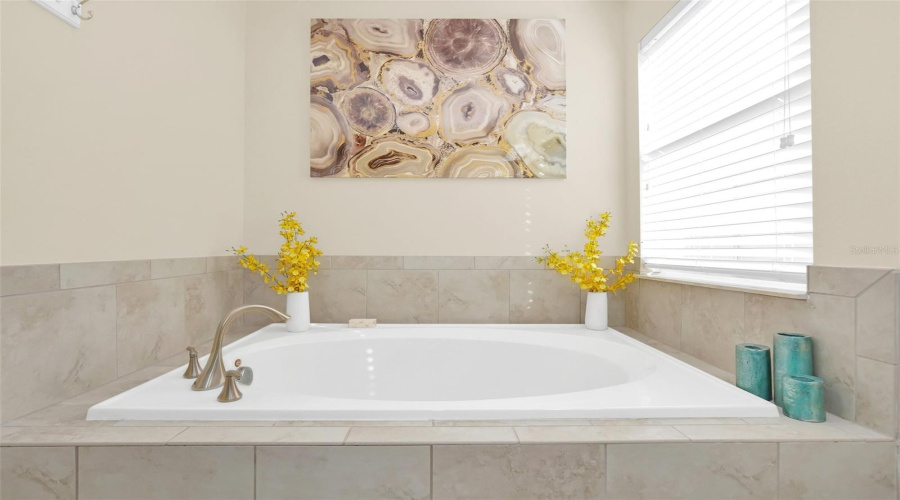 KISSIMMEE, Florida 34747, 6 Bedrooms Bedrooms, ,5 BathroomsBathrooms,Residential,For Sale,BANANA PALM,0,MFRO6352251