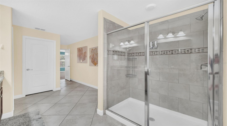 KISSIMMEE, Florida 34747, 6 Bedrooms Bedrooms, ,5 BathroomsBathrooms,Residential,For Sale,BANANA PALM,0,MFRO6352251