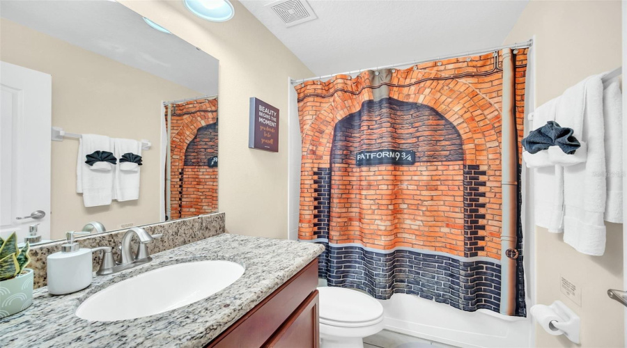 KISSIMMEE, Florida 34747, 6 Bedrooms Bedrooms, ,5 BathroomsBathrooms,Residential,For Sale,BANANA PALM,0,MFRO6352251