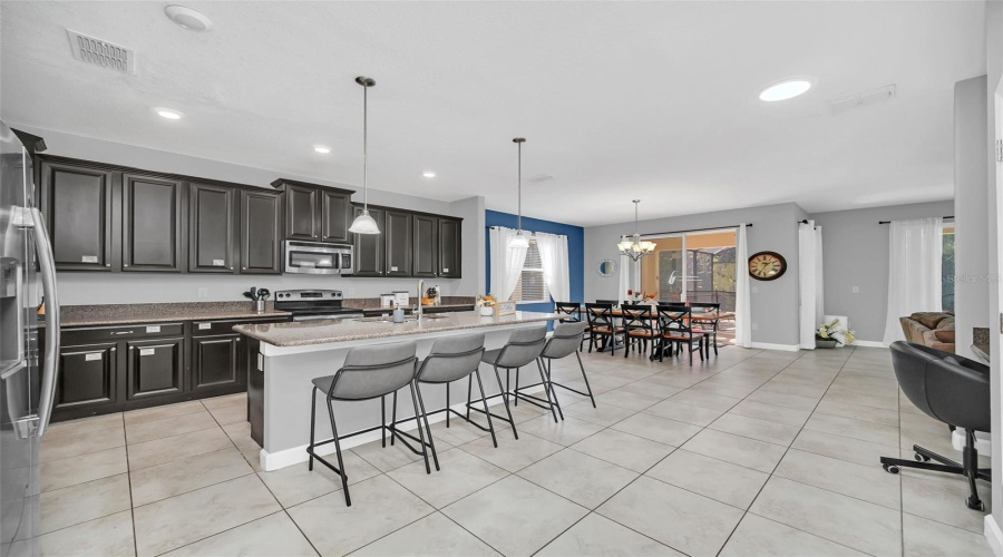 KISSIMMEE, Florida 34747, 6 Bedrooms Bedrooms, ,5 BathroomsBathrooms,Residential,For Sale,BANANA PALM,0,MFRO6352251