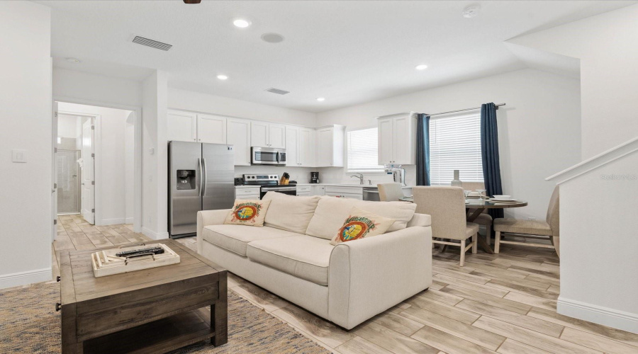 KISSIMMEE, Florida 34747, 2 Bedrooms Bedrooms, ,2 BathroomsBathrooms,Residential,For Sale,KNEE DEEP,0,MFRO6352537