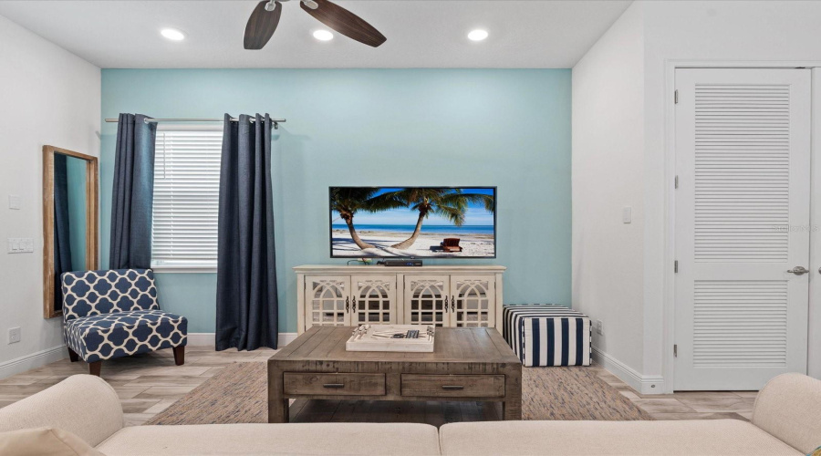 KISSIMMEE, Florida 34747, 2 Bedrooms Bedrooms, ,2 BathroomsBathrooms,Residential,For Sale,KNEE DEEP,0,MFRO6352537