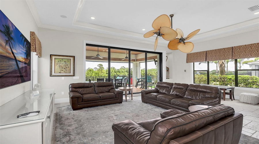 REUNION, Florida 34747, 5 Bedrooms Bedrooms, ,5 BathroomsBathrooms,Residential,For Sale,GOLDEN BEAR,0,MFRO6352633