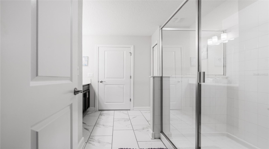 DAVENPORT, Florida 33896, 8 Bedrooms Bedrooms, ,5 BathroomsBathrooms,Residential,For Sale,CRUDEN BAY,0,MFRS5136558