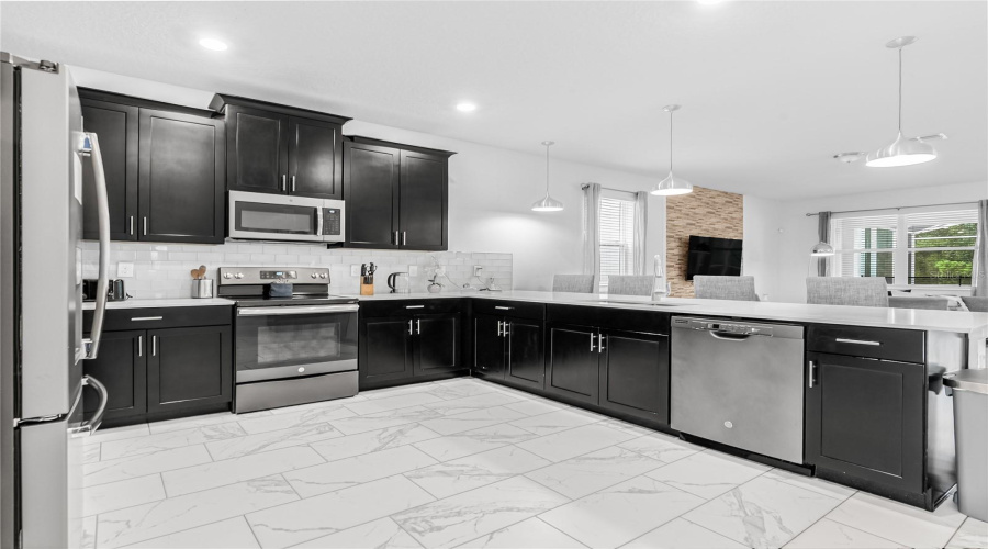 DAVENPORT, Florida 33896, 8 Bedrooms Bedrooms, ,5 BathroomsBathrooms,Residential,For Sale,CRUDEN BAY,0,MFRS5136558