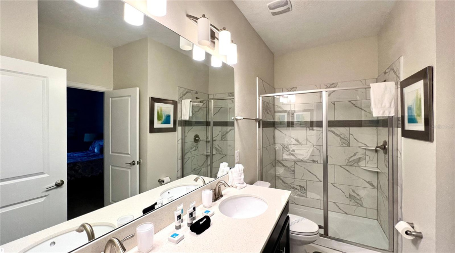DAVENPORT, Florida 33896, 8 Bedrooms Bedrooms, ,5 BathroomsBathrooms,Residential,For Sale,INTERLOCKING,0,MFRS5099609