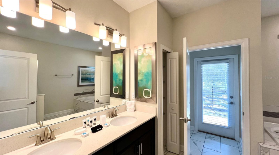 DAVENPORT, Florida 33896, 8 Bedrooms Bedrooms, ,5 BathroomsBathrooms,Residential,For Sale,INTERLOCKING,0,MFRS5099609