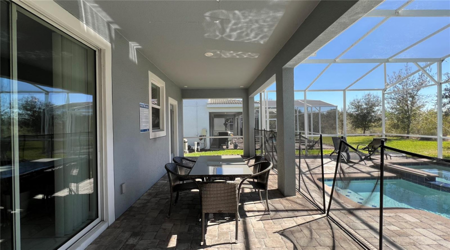 DAVENPORT, Florida 33896, 8 Bedrooms Bedrooms, ,5 BathroomsBathrooms,Residential,For Sale,INTERLOCKING,0,MFRS5099609