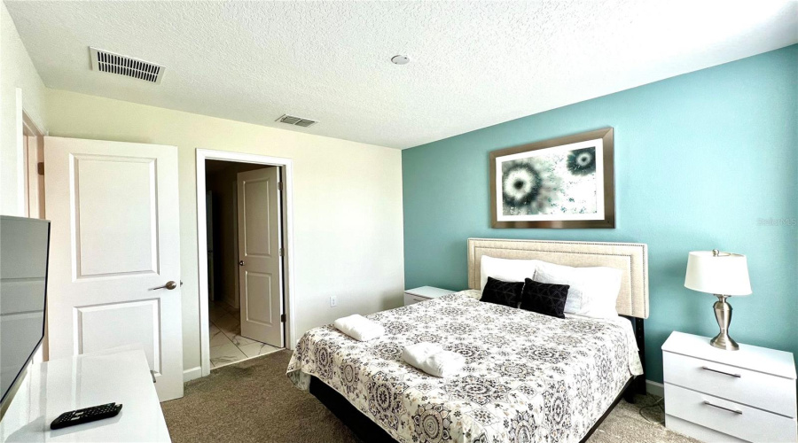 DAVENPORT, Florida 33896, 8 Bedrooms Bedrooms, ,5 BathroomsBathrooms,Residential,For Sale,INTERLOCKING,0,MFRS5099609
