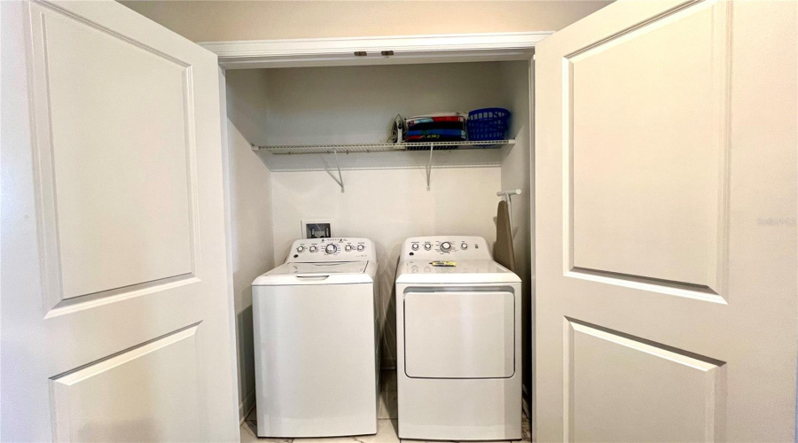 DAVENPORT, Florida 33896, 8 Bedrooms Bedrooms, ,5 BathroomsBathrooms,Residential,For Sale,INTERLOCKING,0,MFRS5099609