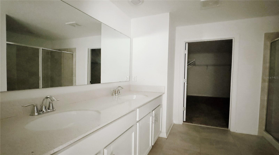 KISSIMMEE, Florida 34746, 4 Bedrooms Bedrooms, ,3 BathroomsBathrooms,Residential,For Sale,BIRNHAM WOOD,0,MFRO6350657