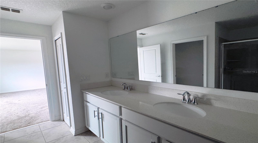 KISSIMMEE, Florida 34746, 4 Bedrooms Bedrooms, ,3 BathroomsBathrooms,Residential,For Sale,BIRNHAM WOOD,0,MFRO6350657