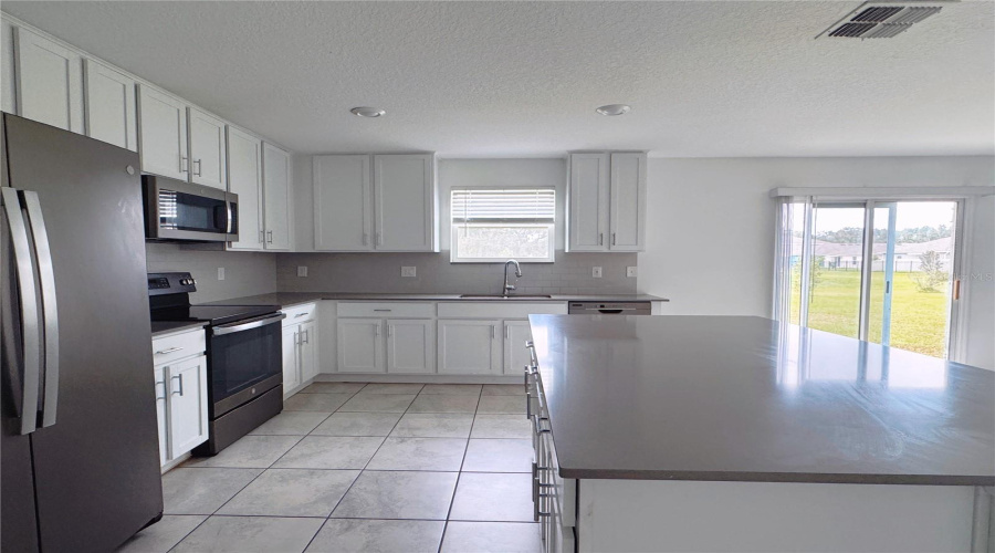 KISSIMMEE, Florida 34746, 4 Bedrooms Bedrooms, ,3 BathroomsBathrooms,Residential,For Sale,BIRNHAM WOOD,0,MFRO6350657
