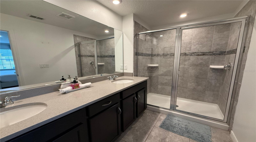 KISSIMMEE, Florida 34747, 4 Bedrooms Bedrooms, ,4 BathroomsBathrooms,Residential,For Sale,COOPER BELL,0,MFRS5136646