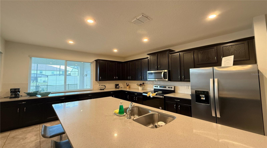 KISSIMMEE, Florida 34747, 4 Bedrooms Bedrooms, ,4 BathroomsBathrooms,Residential,For Sale,COOPER BELL,0,MFRS5136646