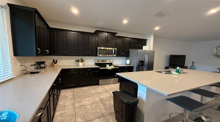 KISSIMMEE, Florida 34747, 4 Bedrooms Bedrooms, ,4 BathroomsBathrooms,Residential,For Sale,COOPER BELL,0,MFRS5136646