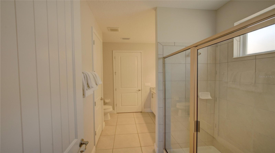 Bathroom (Ensuite to Bedroom 5)