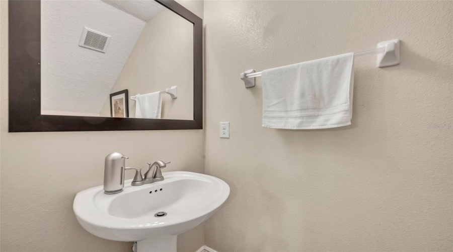 DAVENPORT, Florida 33896, 3 Bedrooms Bedrooms, ,2 BathroomsBathrooms,Residential,For Sale,ROSEVILLE,0,MFRO6352573