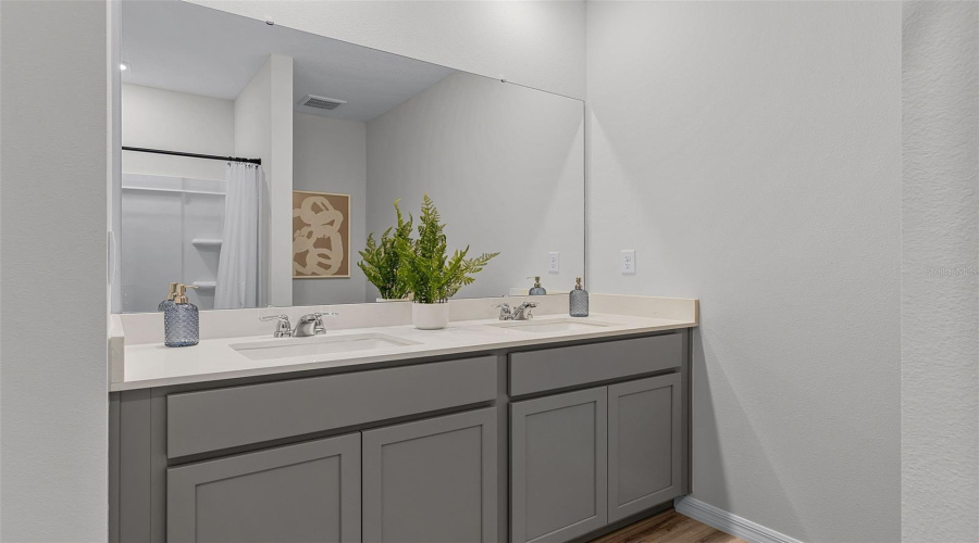 DAVENPORT, Florida 33837, 3 Bedrooms Bedrooms, ,2 BathroomsBathrooms,Residential,For Sale,PFEIFFER FALLS,0,MFRO6352853