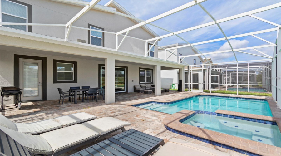 Pool & Spa