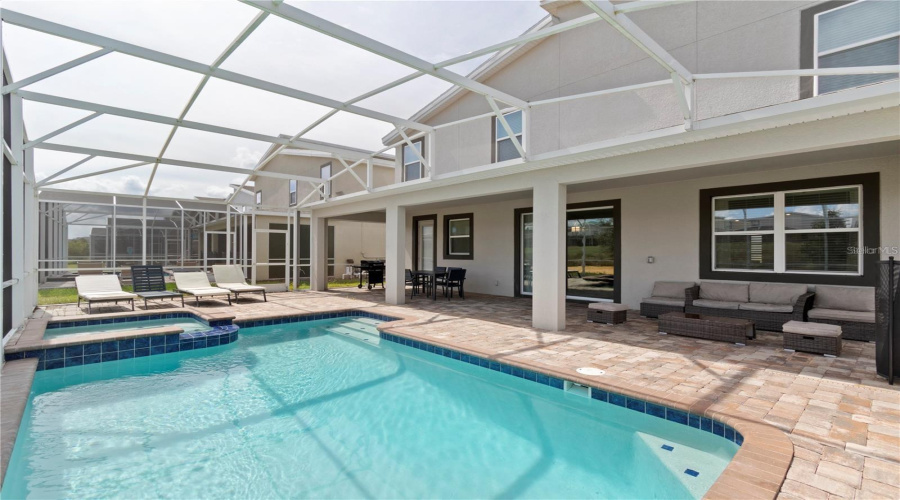 Pool & Spa