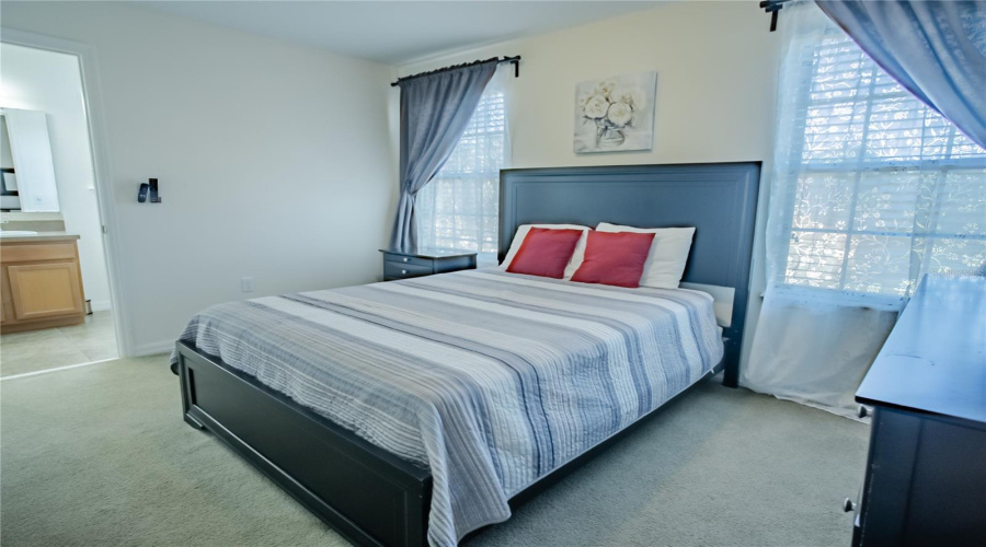 DAVENPORT, Florida 33896, 5 Bedrooms Bedrooms, ,4 BathroomsBathrooms,Residential,For Sale,CYPRESS POINTE,0,MFRO6352974