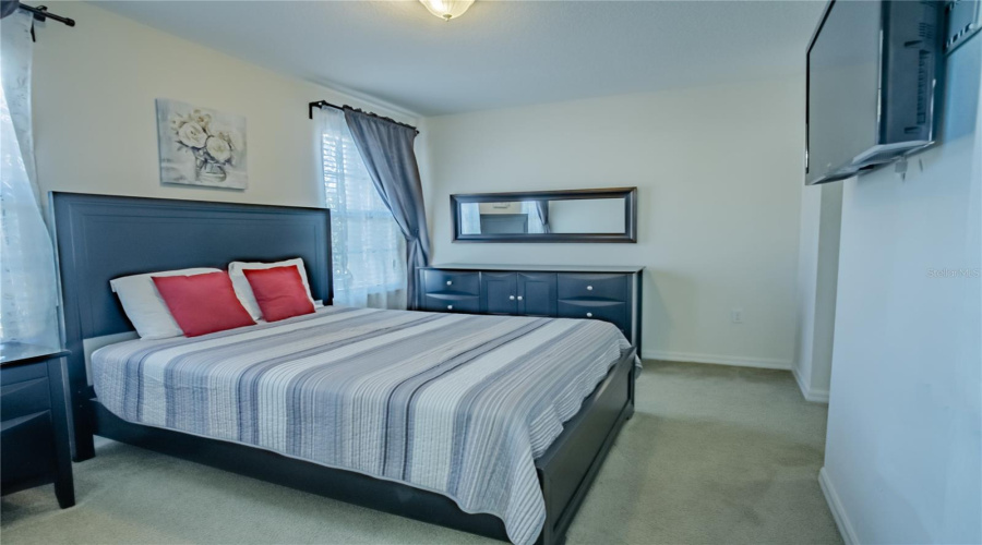 DAVENPORT, Florida 33896, 5 Bedrooms Bedrooms, ,4 BathroomsBathrooms,Residential,For Sale,CYPRESS POINTE,0,MFRO6352974