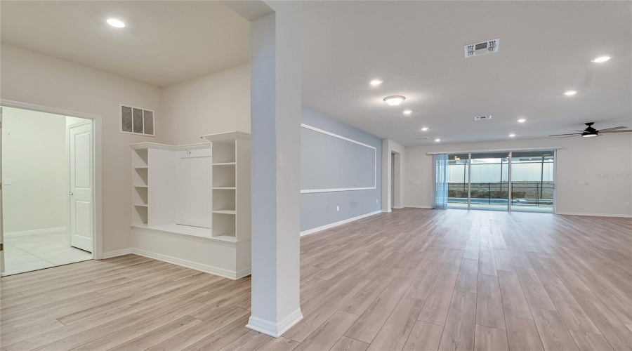 DAVENPORT, Florida 33897, 8 Bedrooms Bedrooms, ,6 BathroomsBathrooms,Residential,For Sale,LAVENDER,0,MFRS5136574