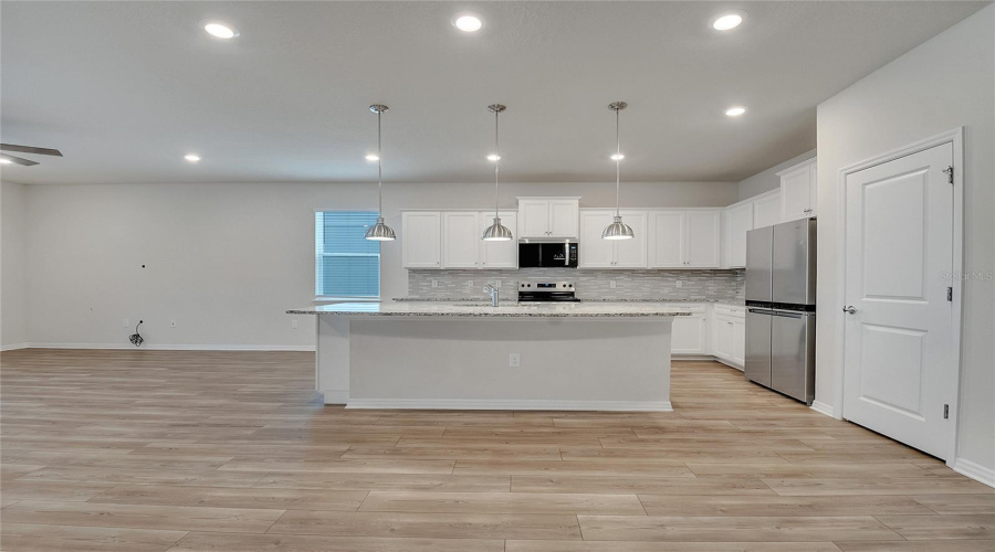 DAVENPORT, Florida 33897, 8 Bedrooms Bedrooms, ,6 BathroomsBathrooms,Residential,For Sale,LAVENDER,0,MFRS5136574