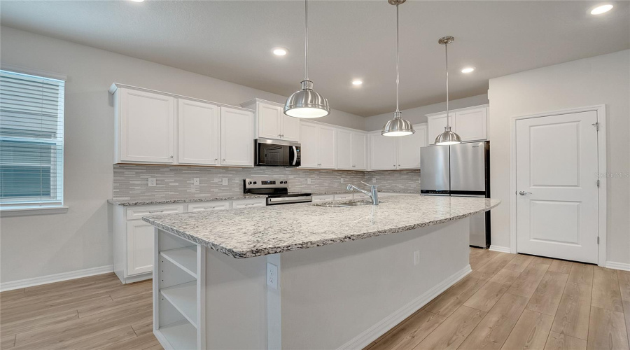 DAVENPORT, Florida 33897, 8 Bedrooms Bedrooms, ,6 BathroomsBathrooms,Residential,For Sale,LAVENDER,0,MFRS5136574