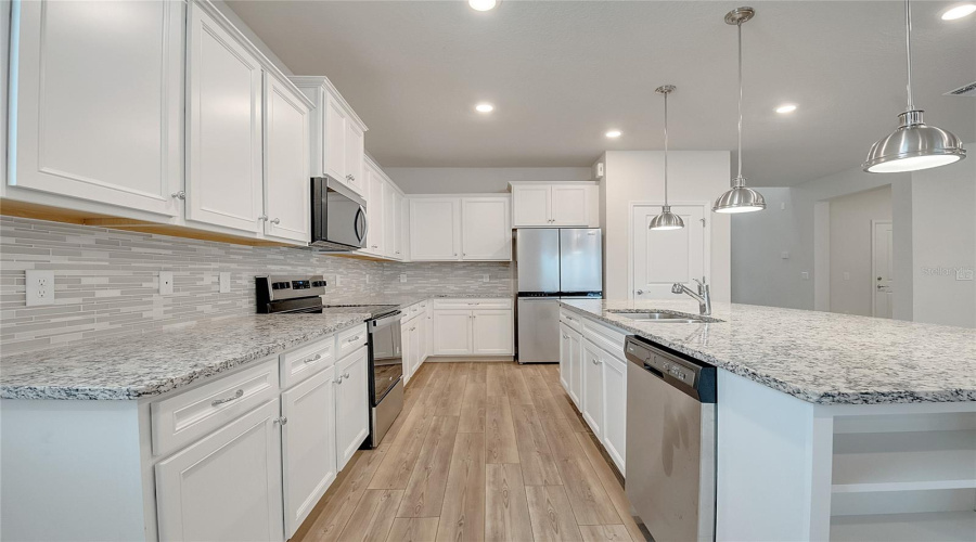 DAVENPORT, Florida 33897, 8 Bedrooms Bedrooms, ,6 BathroomsBathrooms,Residential,For Sale,LAVENDER,0,MFRS5136574