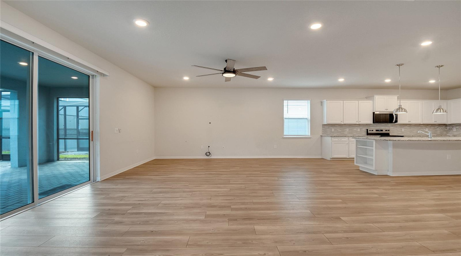 DAVENPORT, Florida 33897, 8 Bedrooms Bedrooms, ,6 BathroomsBathrooms,Residential,For Sale,LAVENDER,0,MFRS5136574