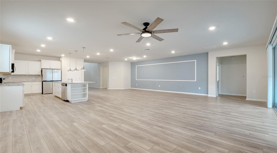 DAVENPORT, Florida 33897, 8 Bedrooms Bedrooms, ,6 BathroomsBathrooms,Residential,For Sale,LAVENDER,0,MFRS5136574