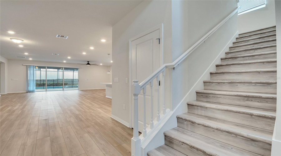 DAVENPORT, Florida 33897, 8 Bedrooms Bedrooms, ,6 BathroomsBathrooms,Residential,For Sale,LAVENDER,0,MFRS5136574