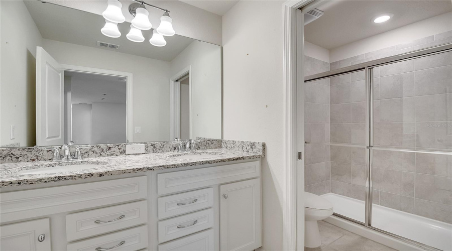 DAVENPORT, Florida 33897, 8 Bedrooms Bedrooms, ,6 BathroomsBathrooms,Residential,For Sale,LAVENDER,0,MFRS5136574